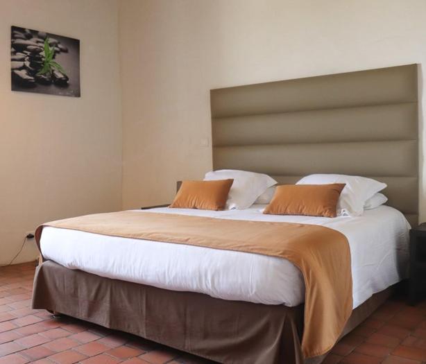 Domaine Du Normandoux, The Originals Relais Hotel Tercé Exterior foto